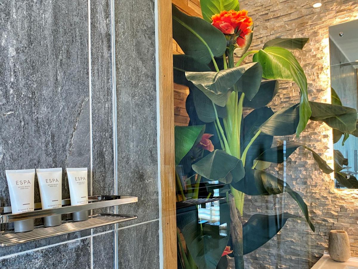 Hambrook House Canterbury - New Luxury Guest House With Espa Spa Complex エクステリア 写真